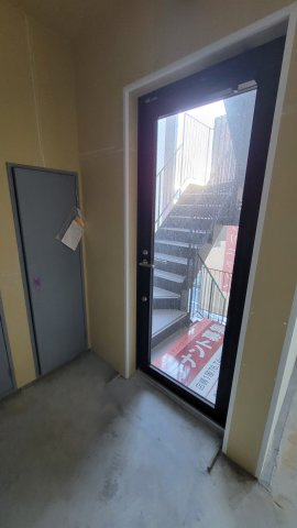 プロシード・ハピネスビルの玄関