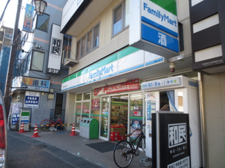 ファミリーマート 京急久里浜駅前店まで1200ｍ