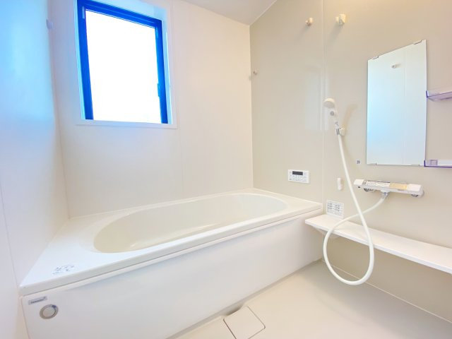 『八王子市新築戸建て』八王子市緑町758-19【仲介手数料無料】　６期の浴室|1坪以上のユニットバス。ゆったり足を伸ばして入浴出来ます。～仲介手数料無料☆八王子ひなた不動産～八王子市緑町　新築戸建て
