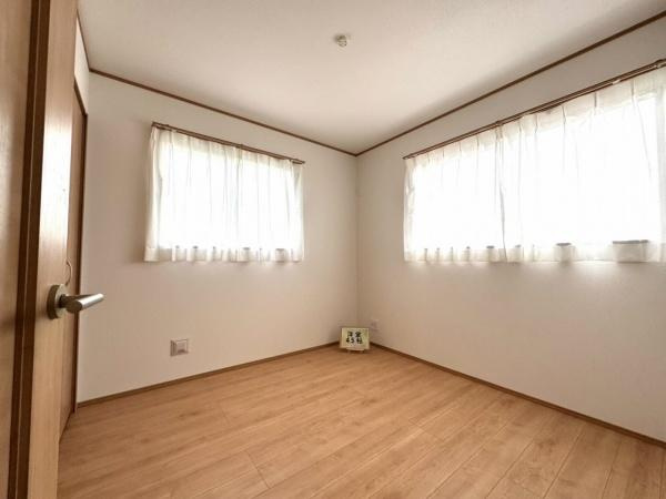 宮崎市太田１期ー２　新築戸建の内装|【階段】
手すり付きなので、お子様やご年配の方にも安心です！（同仕様写真）