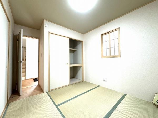 宮崎市太田１期ー２　新築戸建のトイレ|【トイレ】
各階にトイレが付いているので、忙しい朝の時間帯にも安心！（同仕様写真）