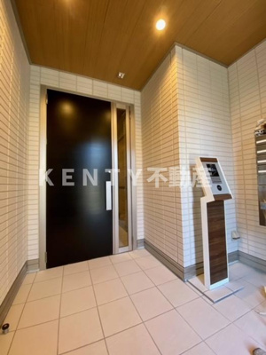 【エントランス】 | Chou Chou | ゆとりのあるエントランスです