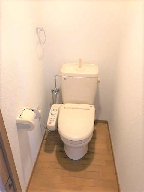 エスペランサフルールのトイレ|落ち着いた色調のトイレです