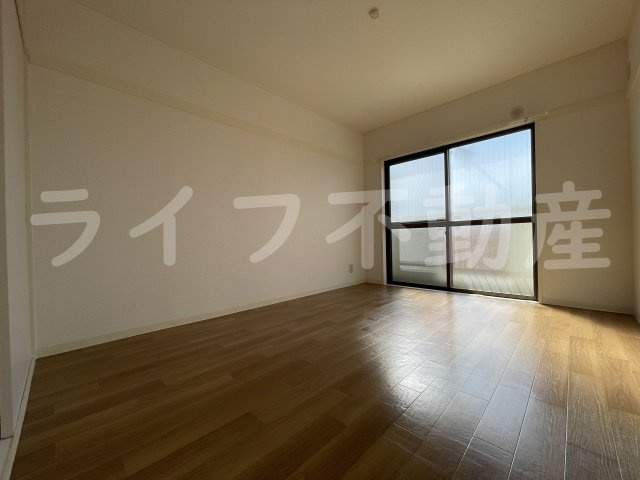 第一高山ハイツの居間・リビング