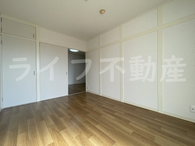 第一高山ハイツの居間・リビング