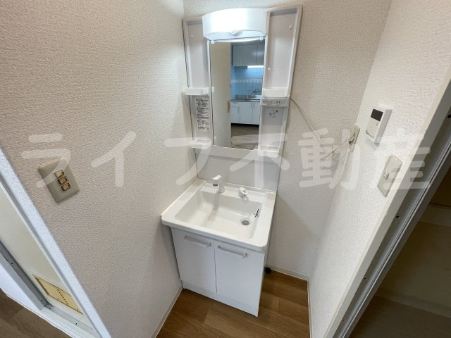 第一高山ハイツの独立洗面台