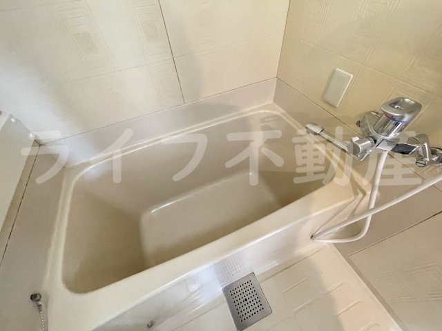 第一高山ハイツの浴室