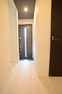 【玄関】 | 座間市相模が丘４丁目　新築戸建て　全２棟【仲介手数料無料】