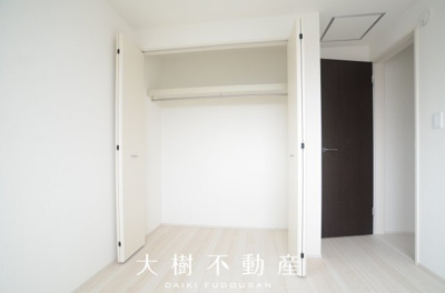 【洋室】 | 座間市相模が丘４丁目　新築戸建て　全２棟【仲介手数料無料】 | 3階　洋室2（6.0帖）クローゼット
