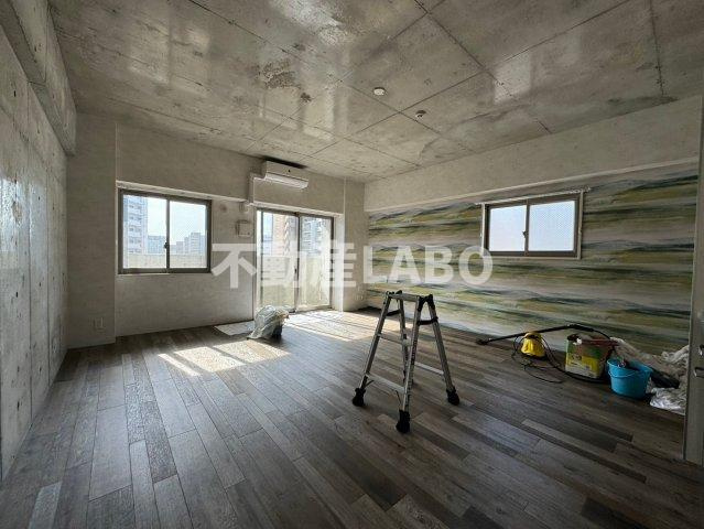 Wolf Pack Apartmentの洋室