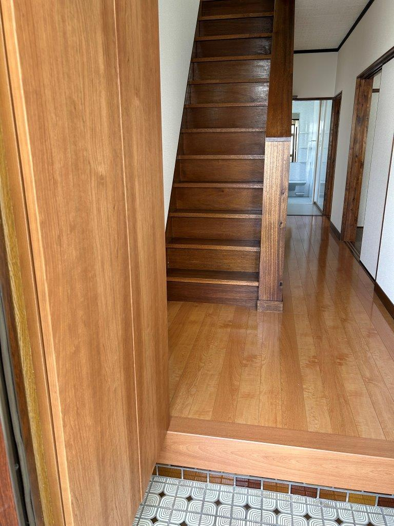 （建物2棟あり）畑寺町の玄関