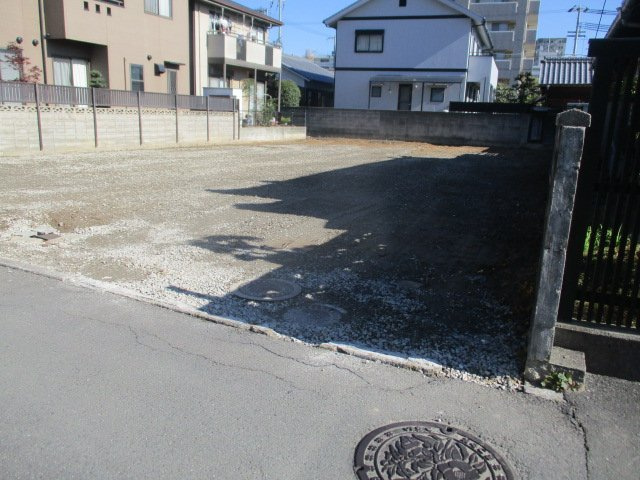 余戸中分譲地の前面道路含む現地写真