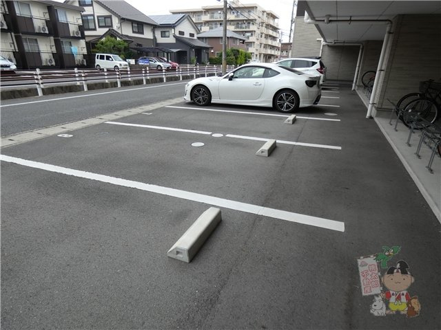 プライムスクエア青江の駐車場