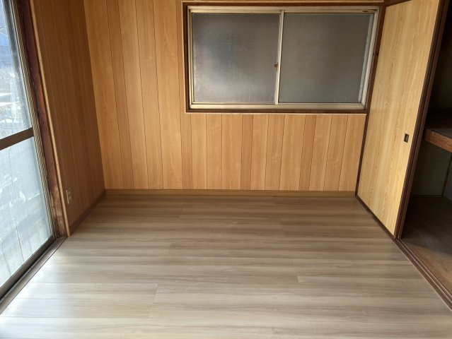 ひまわりアパート　リフォーム＾・＾の居間・リビング