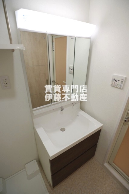 ボーデュキャナル幅下の洗面所