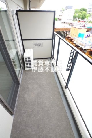 ボーデュキャナル幅下のバルコニー