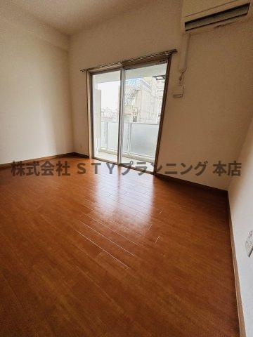 仲介手数料０円！大須APARTMENTの居間・リビング