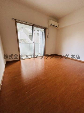 仲介手数料０円！大須APARTMENTの居間・リビング