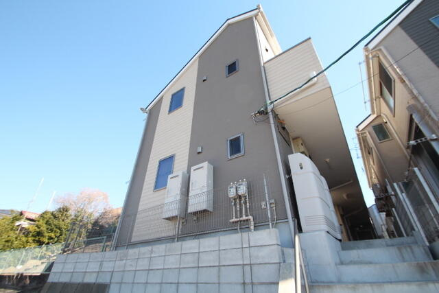 横浜市保土ケ谷区峰岡町２丁目のアパートの画像