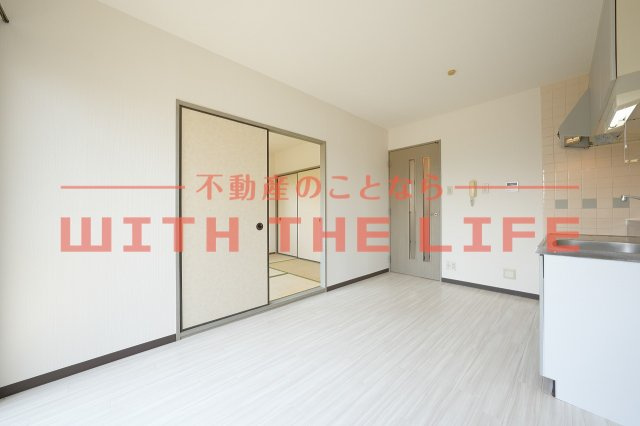 フォブール合川【キャッシュバック対象】の居間・リビング|ゆったり過ごせる居間です