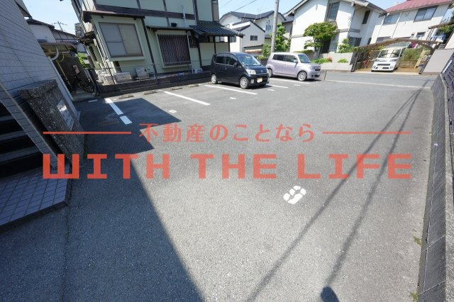 フォブール合川【キャッシュバック対象】の駐車場|カースペースがあります