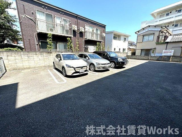 ピレノヴィラの駐車場|駐車場があります