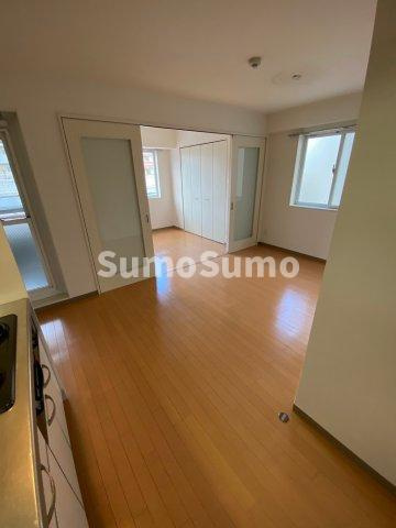 アネシスコート門口の居間・リビング