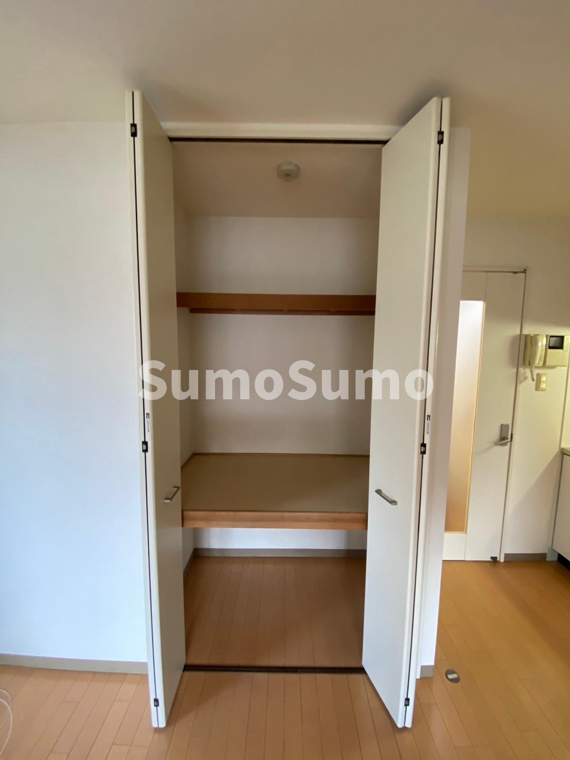 アネシスコート門口の収納