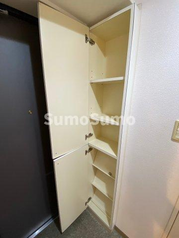 アネシスコート門口の収納