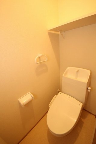 White　Shellのトイレ|コンパクトで使いやすいトイレです