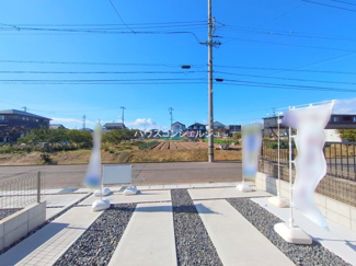 【前面道路含む現地写真】