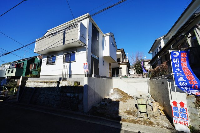 【横浜市旭区白根6丁目35-2新築戸建て】★仲介手数料無料★（不動丸小学校・鶴ケ峯中学校）の外観