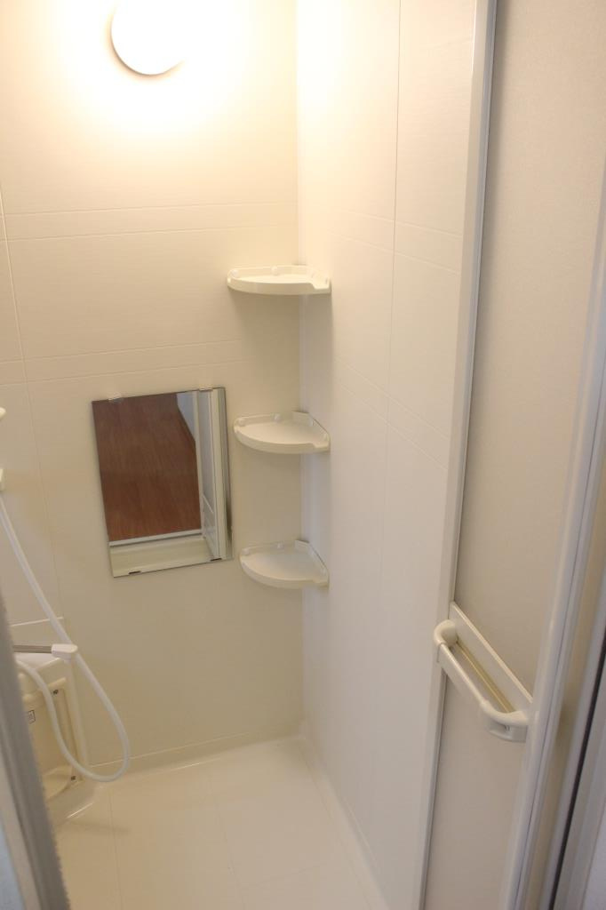 フローリッシュⅢの浴室