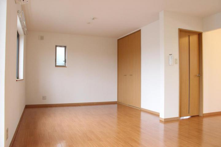 フローリッシュⅢの居間・リビング