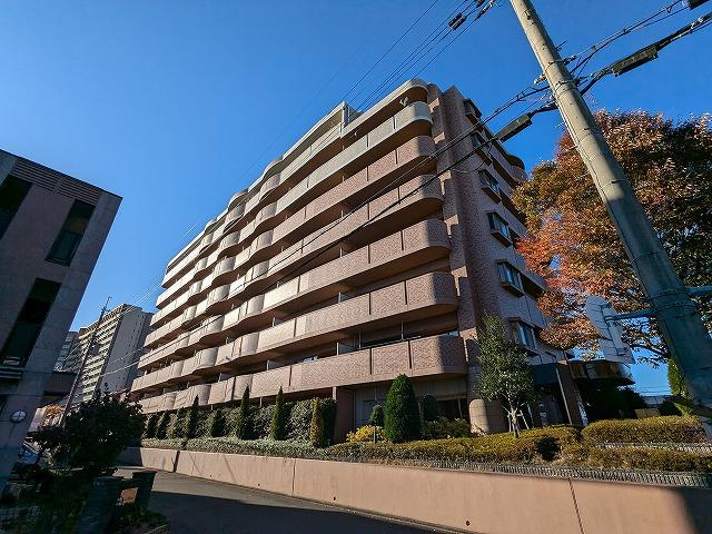 ランフォルセ枚方パークガーデンの外観|新しい生活にいかがでしょうか？外観はお住まいの顔になります。こだわりたいポイントですね。水回りリフォームやリノベーションも承ってます。
■現地見学・資金計画相談・住宅ローン相談もお問合せ受付中■