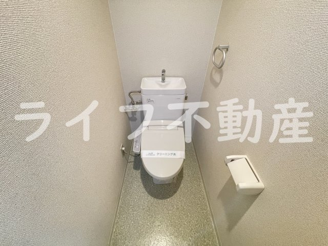 サンモールのトイレ|落ち着いた色調のトイレです