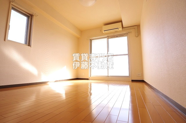 ブルームライフ黒川（旧クレジデンス黒川）の洋室