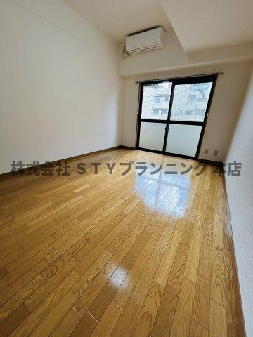 仲介手数料０円！京屋ビルの居間・リビング