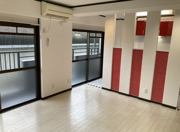 プロミネント石薬師の居間・リビング