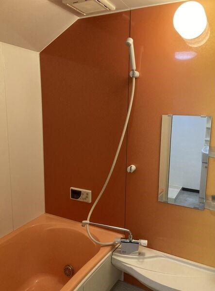 プロミネント石薬師の浴室