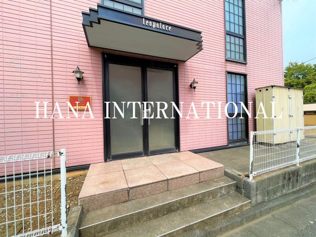 レオパレスドミールＫのエントランス