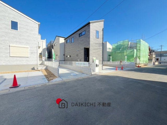 【前面道路含む現地写真】 | 桶川市上日出谷南2期　ピュアガーデン　新築戸建　全16棟　4号棟