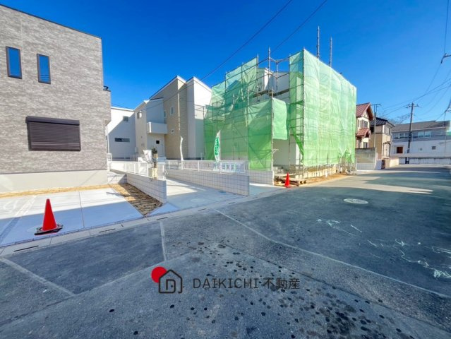 【前面道路含む現地写真】 | 桶川市上日出谷南2期　ピュアガーデン　新築戸建　全16棟　5号棟