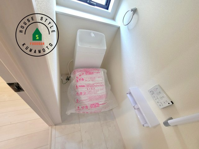 熊本市東区戸島第11-1棟（1号棟）のトイレ|温水洗浄便座を完備しております。2ヶ所にトイレがあるのは朝の慌ただしい時間も安心です。