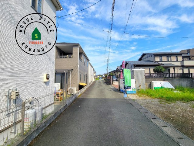 熊本市東区戸島第11-1棟（1号棟）の前面道路含む現地写真|前面道路です。