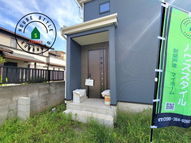 熊本市東区戸島第11-1棟（1号棟）の玄関|おでかけの時も帰った時も、「我が家」を最初に感じでもらえる素敵な空間に。