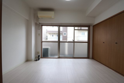 【居間・リビング】 | 三福ロイヤルマンション