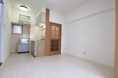 【居間・リビング】 | 三福ロイヤルマンション