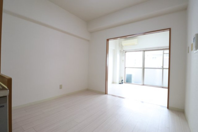 【居間・リビング】 | 三福ロイヤルマンション