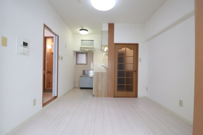 【居間・リビング】 | 三福ロイヤルマンション